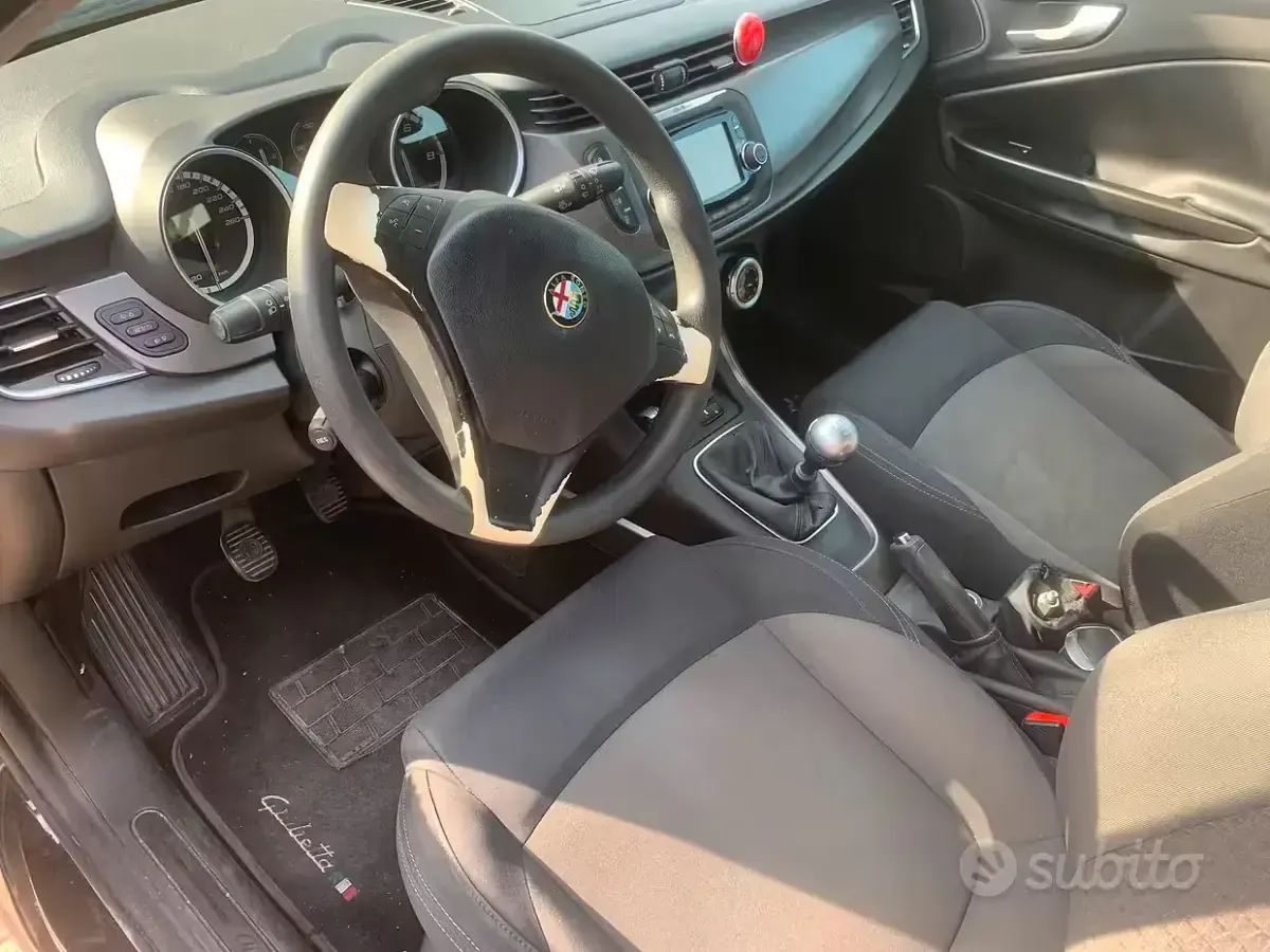 Usata Alfa Romeo Giulietta 120 CV (88 kW) 2014 Nero Utilitaria