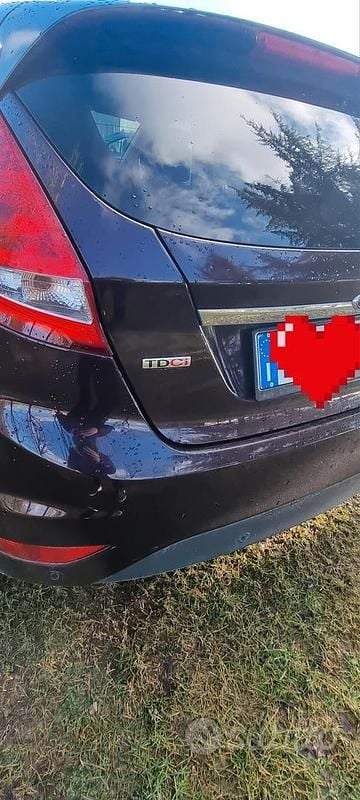 Usata Ford Fiesta Titanium 68 CV (50 kW) 2011 Berlina