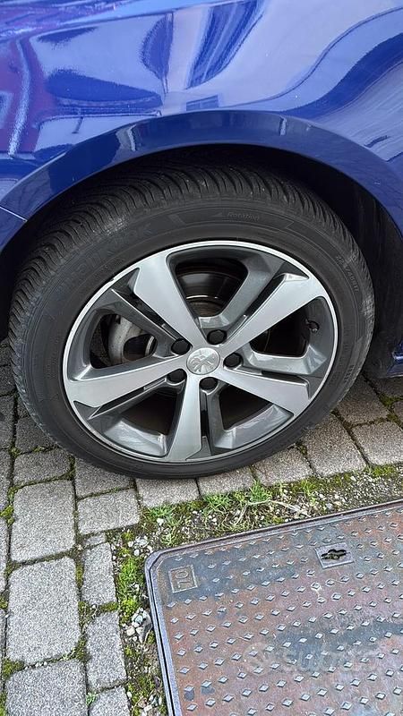 Usata Peugeot 308 GT-line 131 CV (96 kW) 2019 Blu Berlina