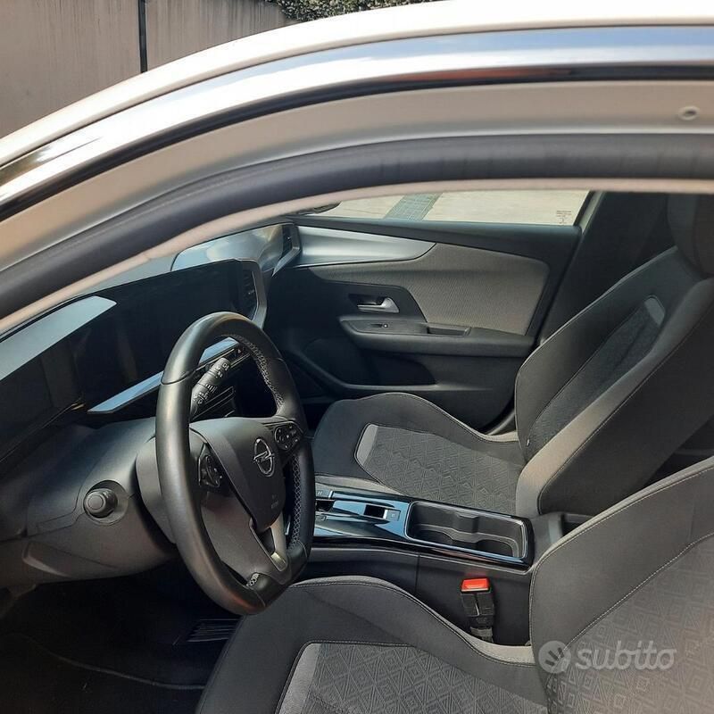 Usata Opel Mokka-e 100 kW (136 CV) 2021 Bianco SUV