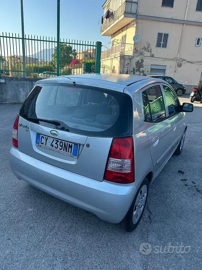 Usata Kia Picanto 75 CV (55 kW) 2006 Grigio Utilitaria