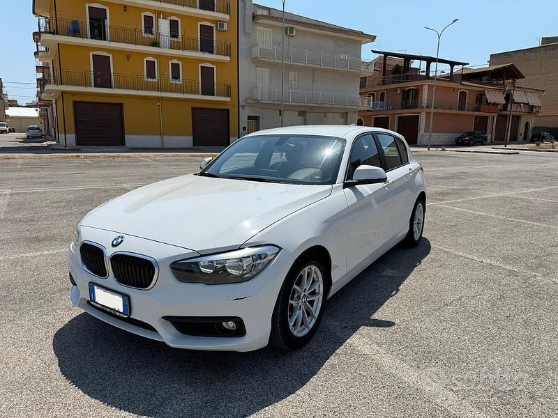 Bianco Usata 2015 BMW 116 Efficient Dynamics Due volumi | 9500 € (Cara) - Immagine 1/4