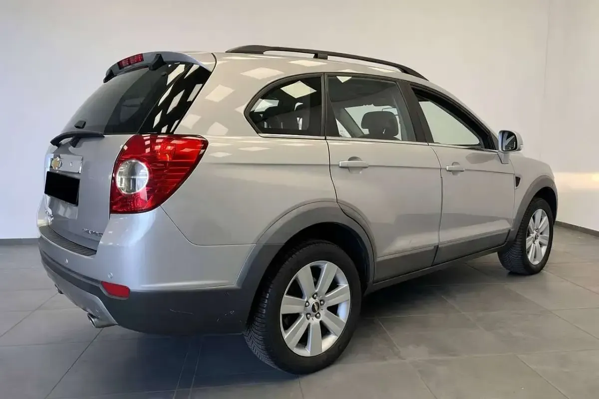 Usata Chevrolet Captiva 150 CV (110 kW) 2007 Argento SUV