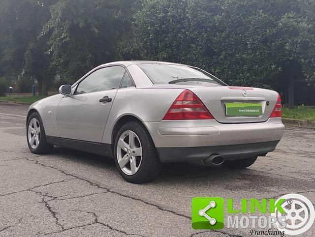 Usata Mercedes SLK200 136 CV (100 kW) 1998 Grigio Cabrio