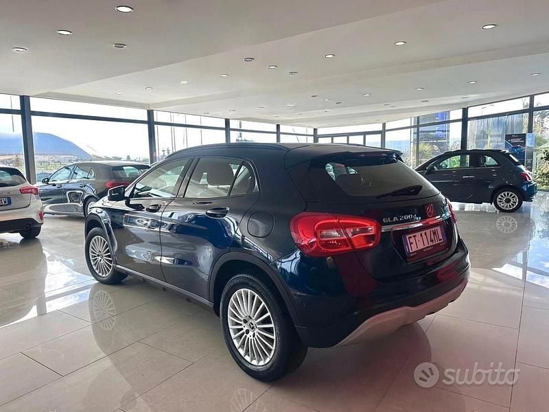 Usata Mercedes GLA200 Executive 135 CV (99 kW) 2018 Blu SUV