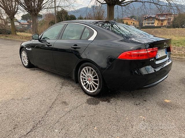 Usata Jaguar XE 163 CV (119 kW) 2014 Nero Berlina