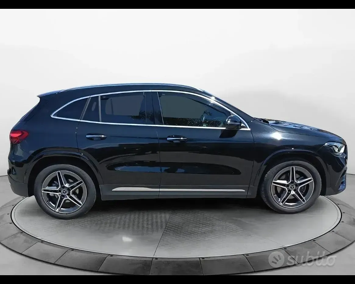 Usata Mercedes GLA200 AMG Line Premium Plus 150 CV (110 kW) 2024 Nero SUV