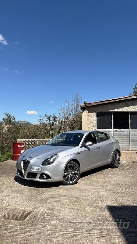 Usata Alfa Romeo Giulietta Distinctive 105 CV (77 kW) 2010 Grigio Utilitaria