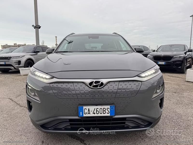 Usata Hyundai Kona XPrime 100 kW (136 CV) 2020 Gray SUV