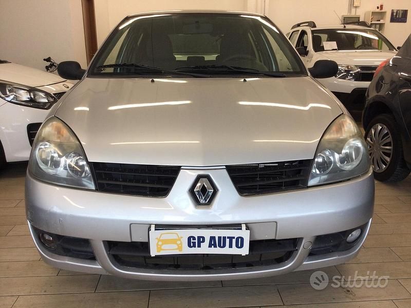 Usata Renault Clio II Dynamique 58 CV (42 kW) 2007 Grigio Berlina