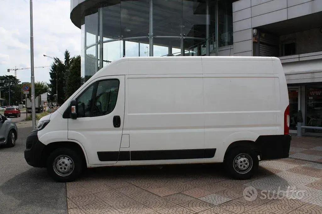 Usata Peugeot Boxer S 140 CV (102 kW) 2021 Bianco Furgone