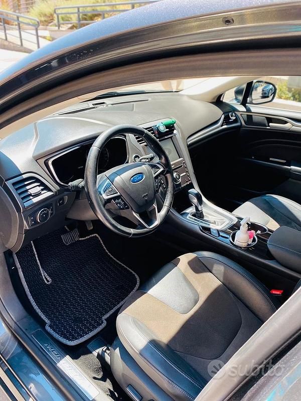 Usata Ford Mondeo 180 CV (132 kW) 2016 Grigio Berlina