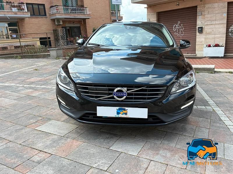 Usata Volvo V60 Business Edition 120 CV (88 kW) 2017 Nero Station wagon