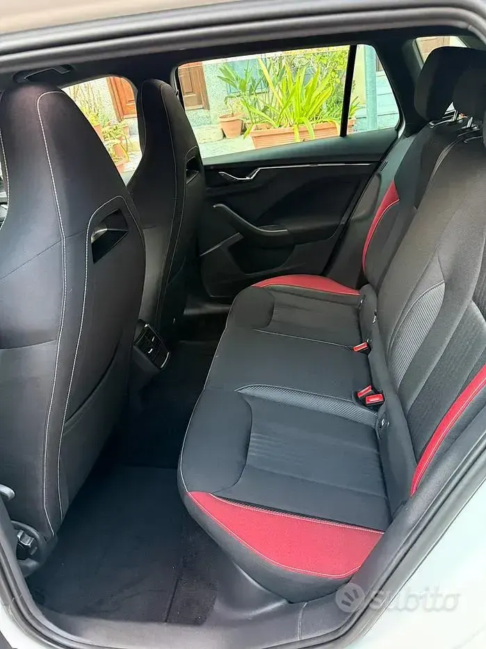 Usata Skoda Kamiq Monte Carlo 110 CV (80 kW) 2021 Bianco SUV