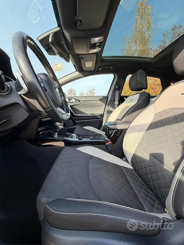 Usata Kia ProCeed 136 CV (100 kW) 2020 Rosso Station wagon