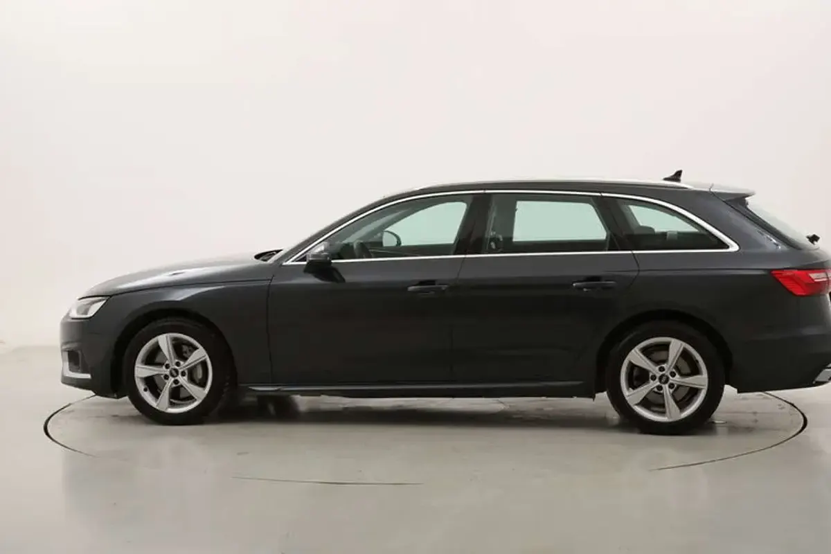 Begagnad Audi A4 Advanced 204 HK (150 kW) 2022 Grå Kombi