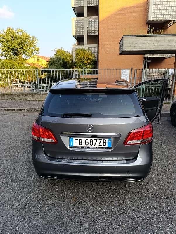 Usata Mercedes A180 Premium 109 CV (80 kW) 2015 Berlina