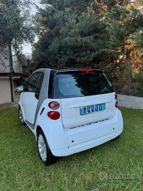 Usata Smart ForTwo Coupé 45 CV (33 kW) 2009 Bianco Coupé