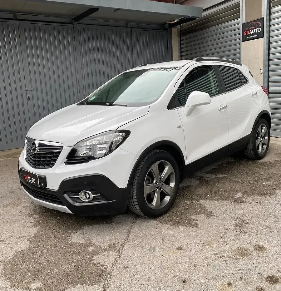 Usata Opel Mokka Cosmo 131 CV (96 kW) 2013 Bianco SUV