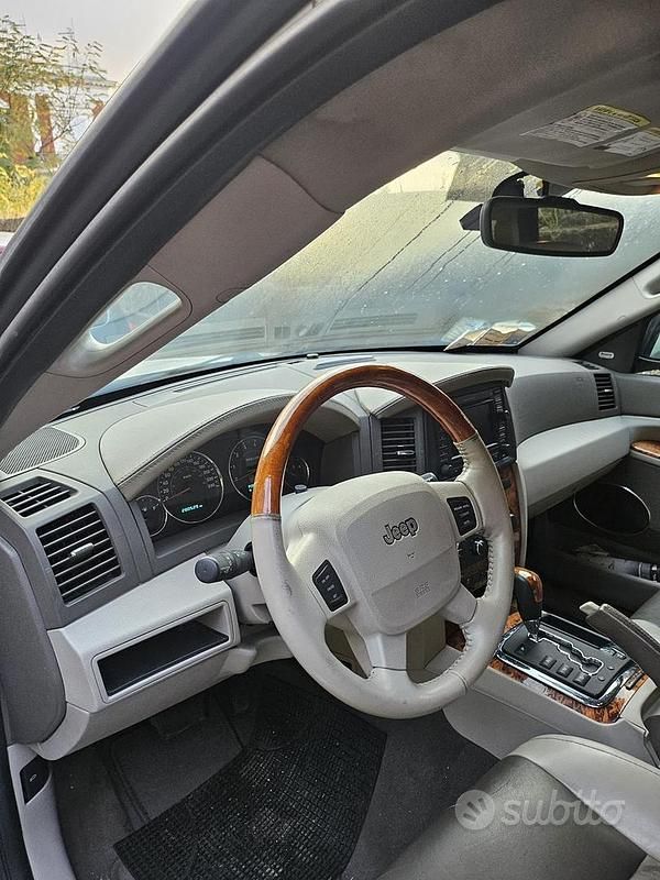 Usata 2009 Jeep Cherokee SUV | 8000 € - Immagine 1/4