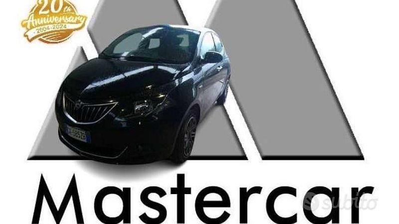 Usata Lancia Ypsilon Gold 69 CV (50 kW) 2022 Nero Utilitaria
