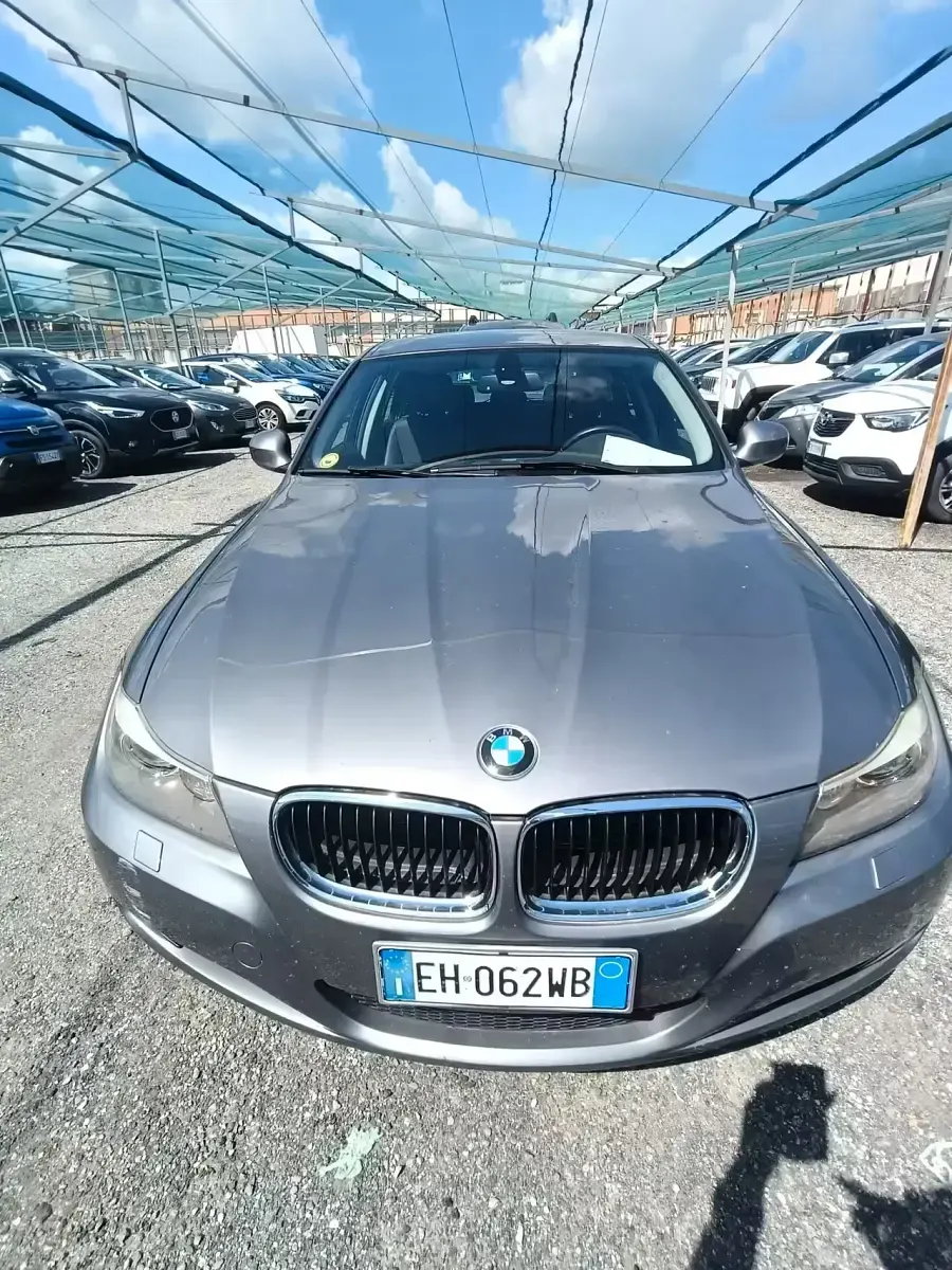 Usata BMW 318 143 CV (105 kW) 2011 Grigio Station wagon