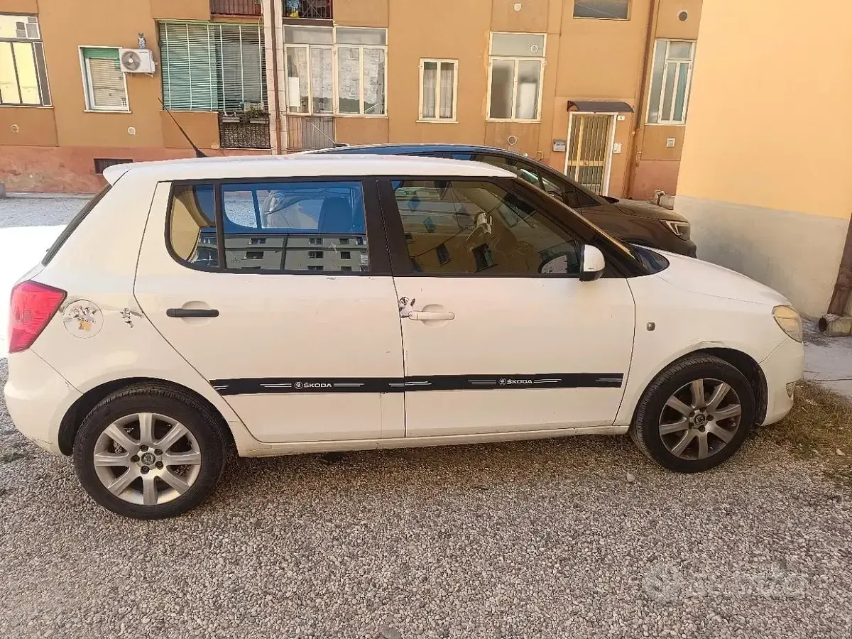 Usata Skoda Fabia 69 CV (50 kW) 2010 Bianco Berlina