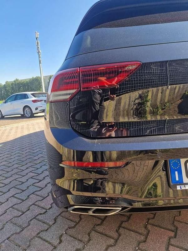 Usata VW Golf VIII R-line 150 CV (110 kW) 2022 Nero Berlina