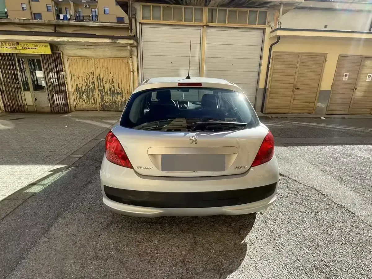 Usata Peugeot 207 68 CV (50 kW) 2006 Grigio Berlina