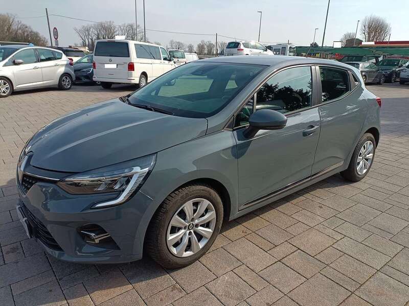 Usata Renault Clio V Life 101 CV (74 kW) 2020 Grigio platino Berlina