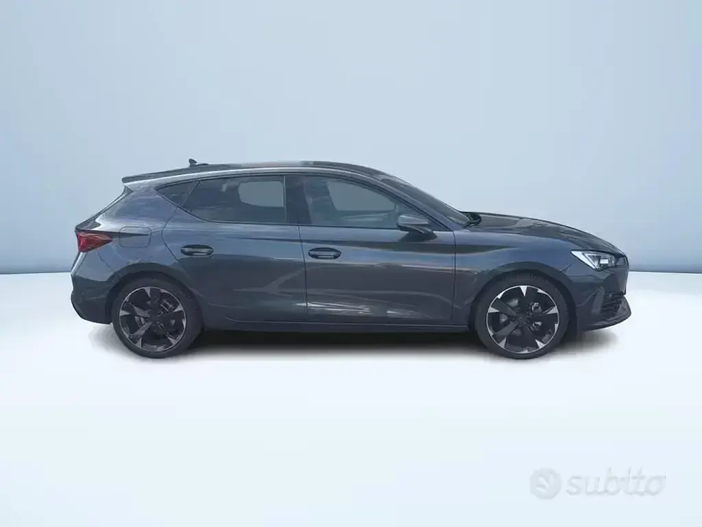 Usata Cupra Leon 150 CV (110 kW) 2024 Grigio Berlina