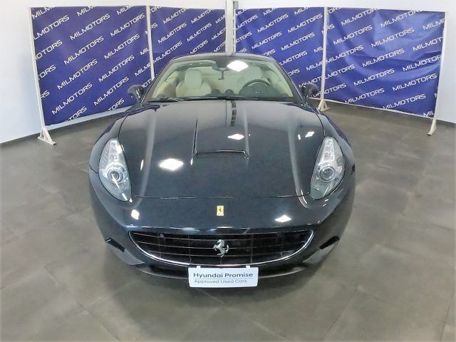 Usata Ferrari California 460 CV (338 kW) 2011 Blu metallizzato Cabrio