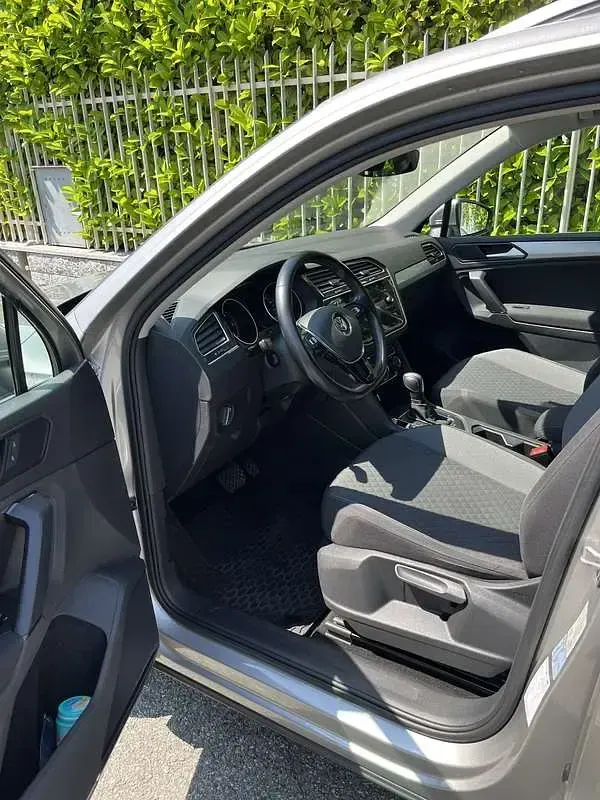 Usata VW Tiguan R-line 150 CV (110 kW) 2020 Argento SUV