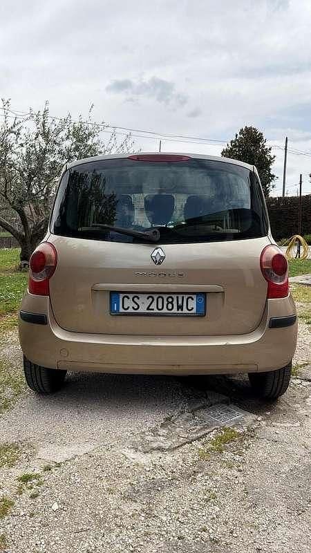 Usata Renault Modus Dynamique 75 CV (55 kW) 2005 Monovolume