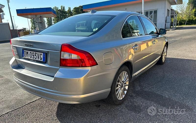 Usata Volvo S80 185 CV (136 kW) 2008 Grigio Berlina