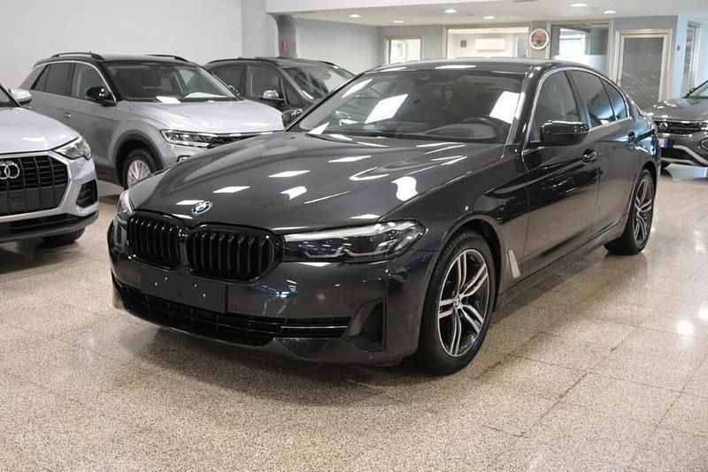 Usata BMW 518 Efficient Dynamics 150 CV (110 kW) 2022 Nero Berlina