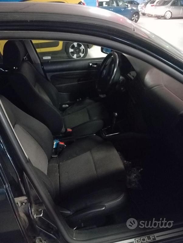 Usata VW Golf IV 110 CV (80 kW) 2002 Nero Berlina