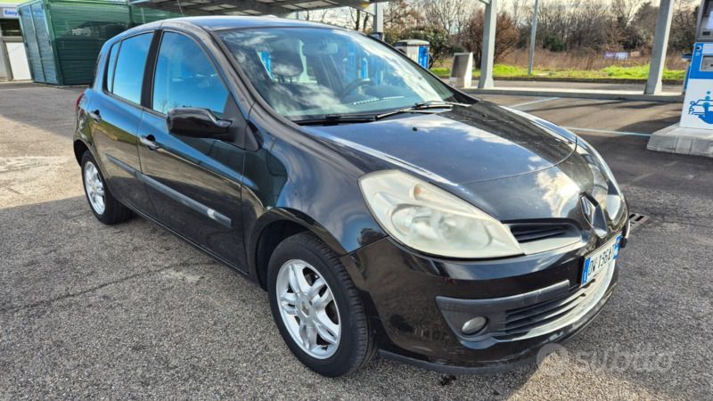 Usata Renault Clio II 75 CV (55 kW) 2009 Nero Utilitaria