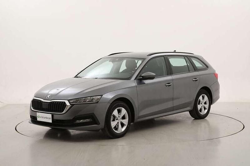 Usata Skoda Octavia Executive 116 CV (85 kW) 2022 Grigio Station wagon