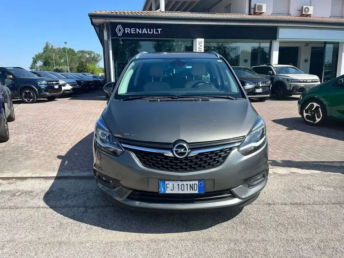 Usata Opel Zafira Innovation 150 CV (110 kW) 2017 Grigio Monovolume