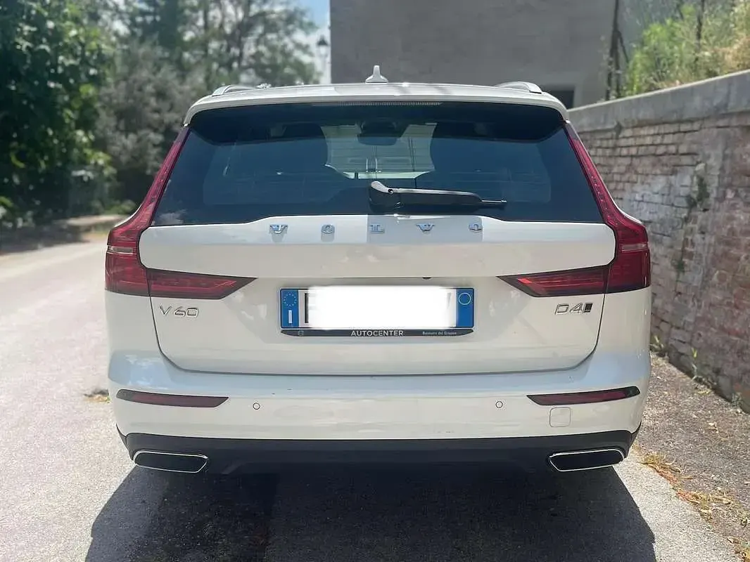Usata Volvo V60 CC Business Edition 190 CV (139 kW) 2019 Bianco Station wagon
