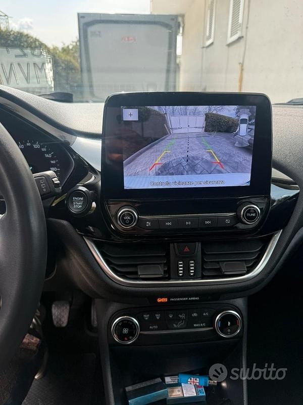 Usata Ford Fiesta Titanium 75 CV (55 kW) 2023 Bianco Utilitaria
