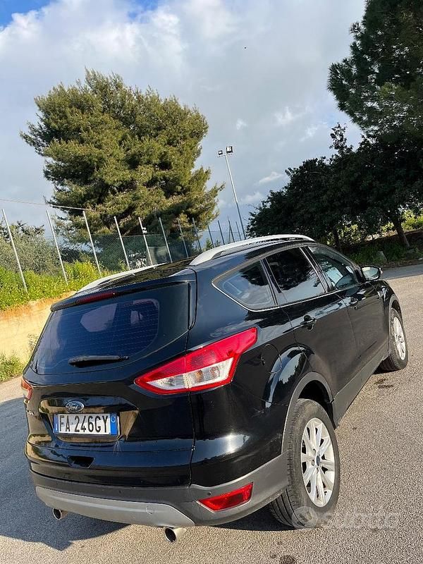 Usata Ford Kuga S 150 CV (110 kW) 2015 Nero SUV