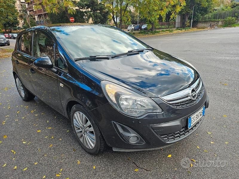 Nero Usata 2014 Opel Corsa Due volumi | 4000 € (Ottimo prezzo) - Immagine 1/4