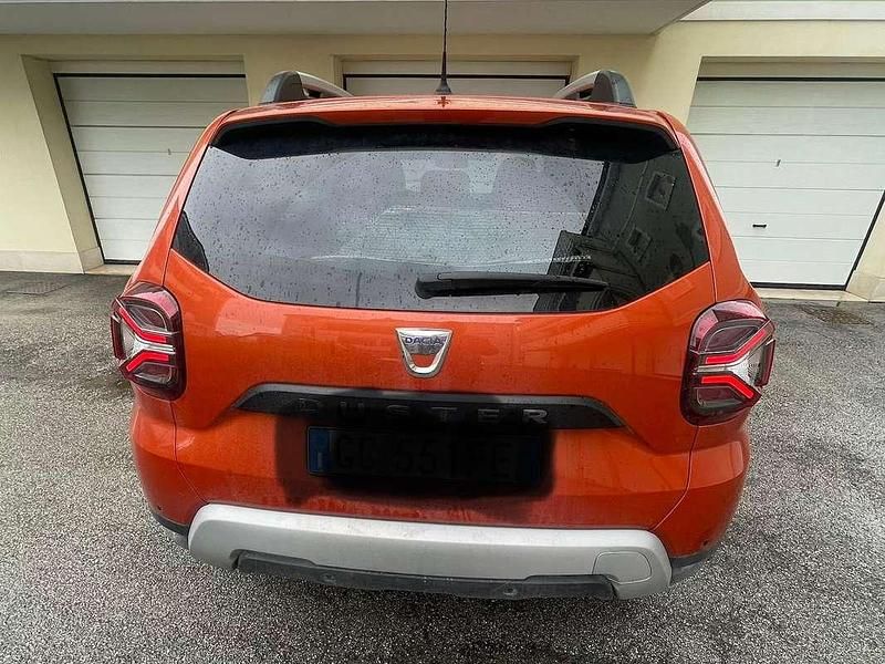 Usata Dacia Duster Prestige 101 CV (74 kW) 2021 Arancione SUV