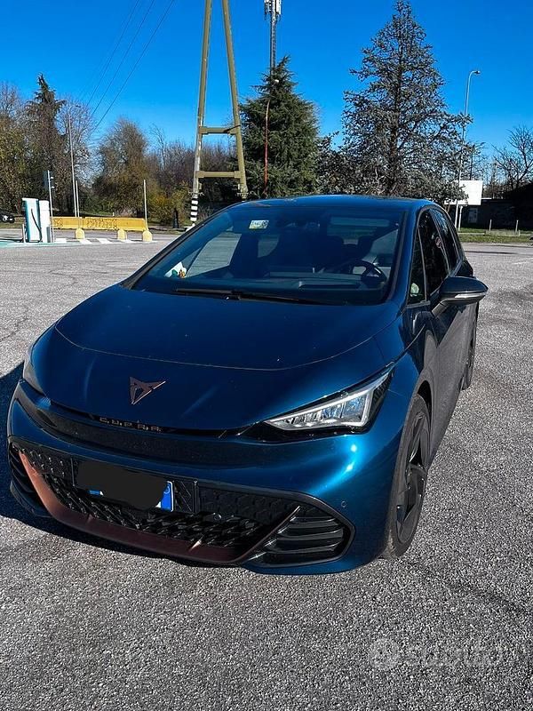 Usata Cupra Born 150 kW (204 CV) 2022 Blu/azzurro Utilitaria