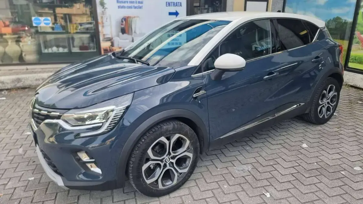 Usata Renault Captur Intens 101 CV (74 kW) 2021 Blu/azzurro SUV