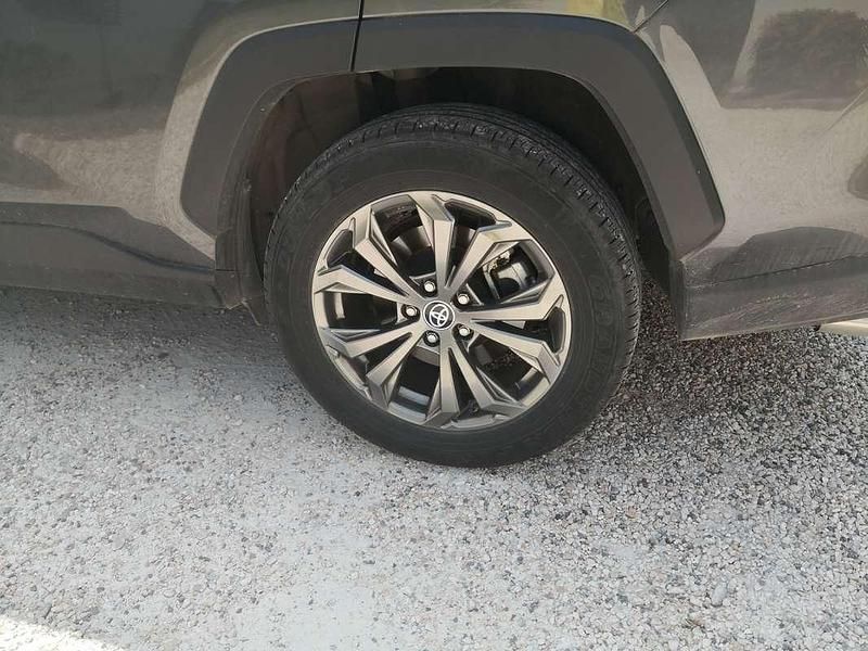 Usata Toyota RAV4 Hybrid 218 CV (160 kW) 2022 Grigio SUV