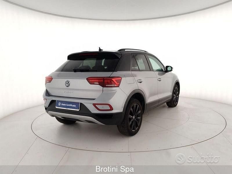 Usata VW T-Roc Style 110 CV (80 kW) 2023 Grigio metallizzato SUV