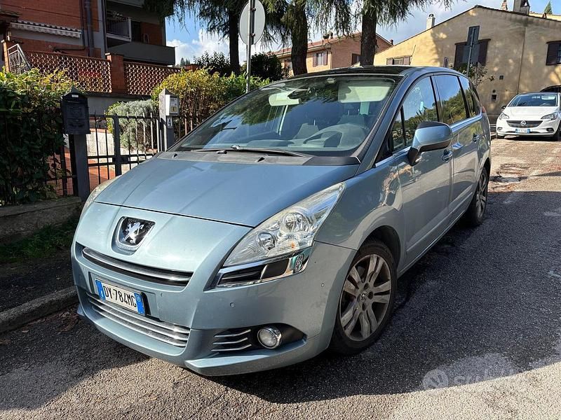 Grigio Usata 2010 Peugeot 5008 Tre volumi | 3000 € - Immagine 1/3